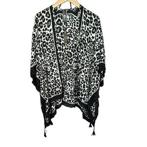 Vince‎ Camuto Leopard Print Kimono Shawl Tassels One Size